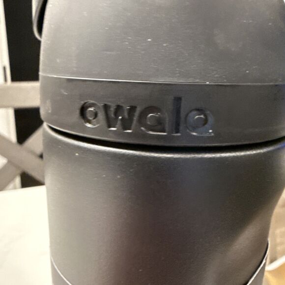 Owala FreeSip Insulated Stainless Steel Water Bottle Straw 24oz Very Very Dark - Picture 6 of 10
